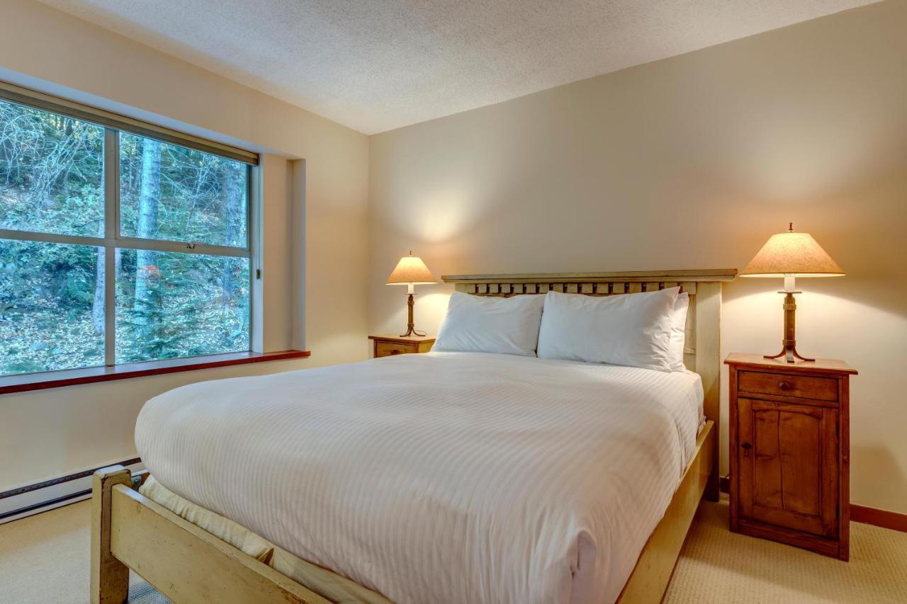 Snowy Creek 14 Whistler Exterior foto