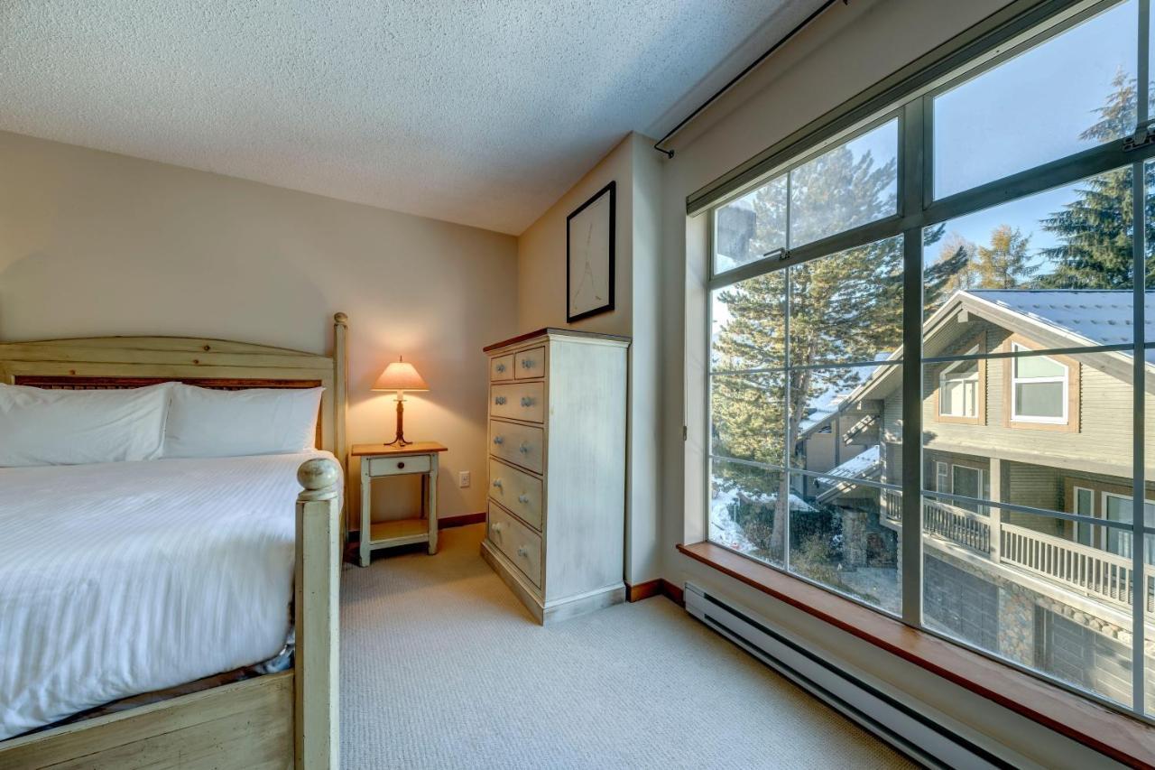 Snowy Creek 14 Whistler Exterior foto